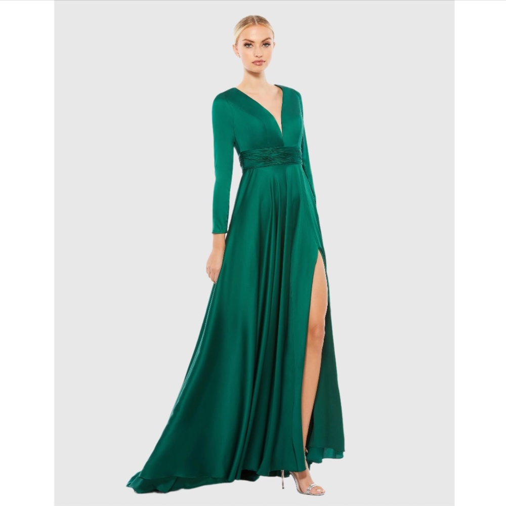IEENA FOR MAC DUGGAL: Long Sleeve Ruched Waist A-Line Gown
